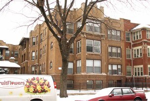 5838 S Michigan Ave in Chicago, IL - Building Photo