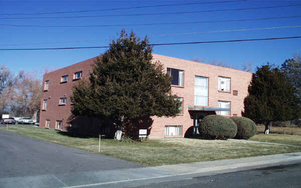 Tower Apartments in Wheat Ridge, CO - Building Photo