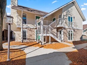 The Landings of Madison Heights in Madison Heights, MI - Building Photo - Building Photo