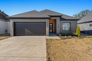 345 Fletcher Lp in Little Rock, AR - Building Photo