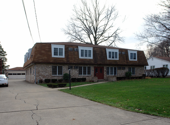 51 Southwoods Dr in Youngstown, OH - Building Photo - Building Photo