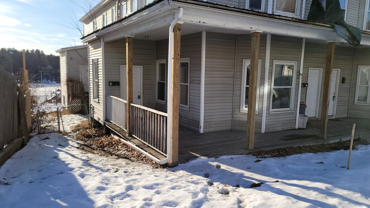 31 Shaw St, Unit 31A Shaw St. in Sanford, ME - Building Photo