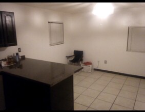 916 Sonoma Ave in Sacramento, CA - Building Photo - Building Photo