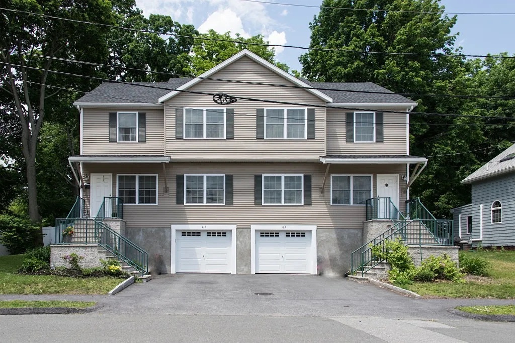 11 Taylor St in Saugus, MA - Foto de edificio