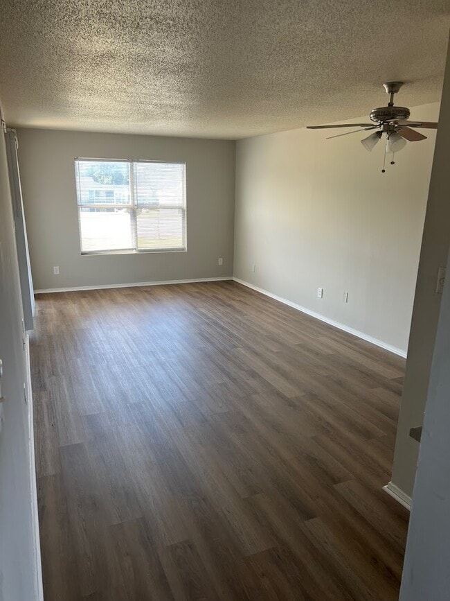 Pinecrest Village in Rockingham, NC - Foto de edificio - Building Photo