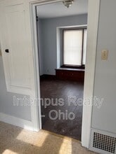 437 Nevada Ave NW in Warren, OH - Building Photo - Building Photo