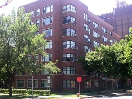 6900 S South Shore Drive in Chicago, IL - Foto de edificio - Building Photo