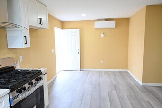 10701 Doty Ave in Inglewood, CA - Building Photo - Building Photo