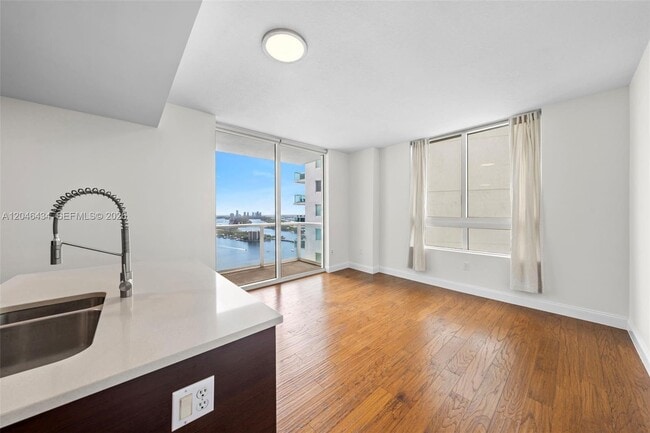 property at 1900 N Bayshore Dr
