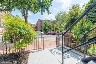 715 S St NW in Washington, DC - Building Photo - Building Photo