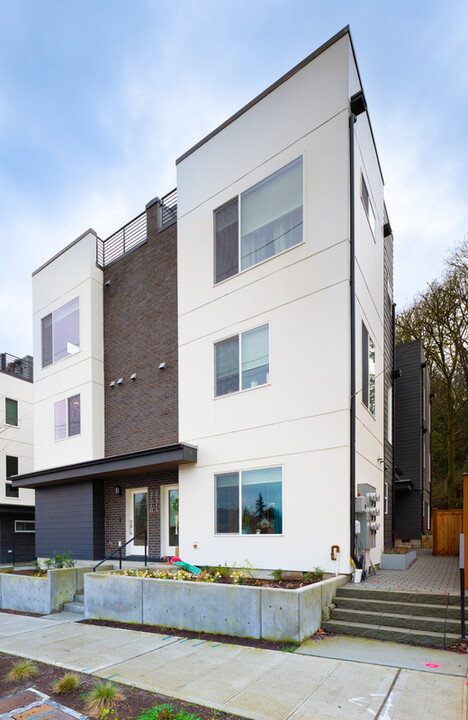 3731 S Dawson St-Unit -B - 1 in Seattle, WA - Building Photo