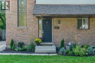 232 Cedarwoods Crescent in Kitchener, ON - Building Photo