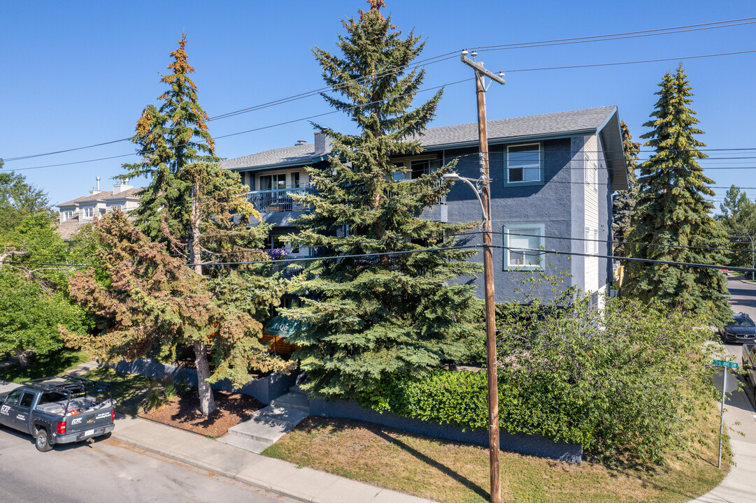 Altadore House in Calgary, AB - Building Photo