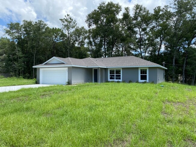 9065 N Akola Way in Citrus Springs, FL - Building Photo - Building Photo