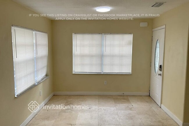 4850 San Pablo Pl in Tampa, FL - Foto de edificio - Building Photo