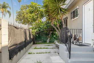 1224 N Mansfield Ave in Los Angeles, CA - Building Photo - Building Photo