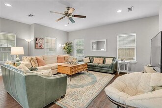 410 Montclair Ave in College Station, TX - Building Photo - Building Photo