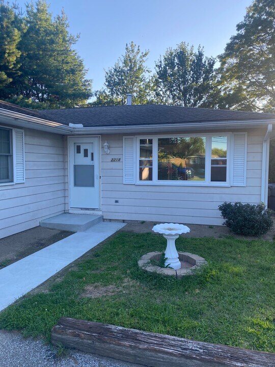 2218 Midland Dr in Erie, PA - Building Photo