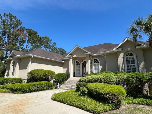 212 St James Ave in St. Simons Island, GA - Building Photo - Building Photo