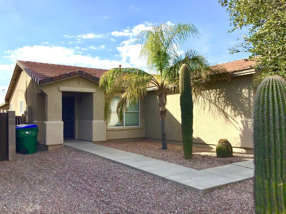 9253 N Centipede Ave in Tucson, AZ - Foto de edificio