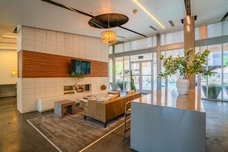 913 N 3rd St in Phoenix, AZ - Foto de edificio - Building Photo