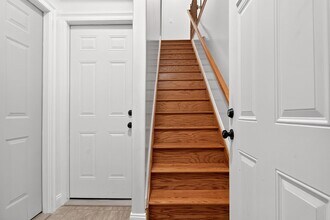 213 Claremont Ave in Jersey City, NJ - Building Photo - Building Photo