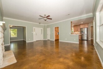 5640 Oak Blvd in Austin, TX - Building Photo - Building Photo