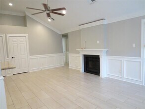 8214 Split Oak Dr in Houston, TX - Building Photo - Building Photo