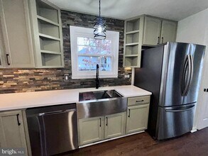 1206 Eastover Pkwy in Locust Grove, VA - Building Photo - Building Photo