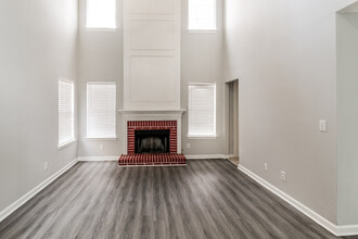 5190 Arrowind Rd NW in Lilburn, GA - Foto de edificio - Building Photo