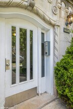 6204 N Claremont Ave, Unit 3 in Chicago, IL - Foto de edificio - Building Photo