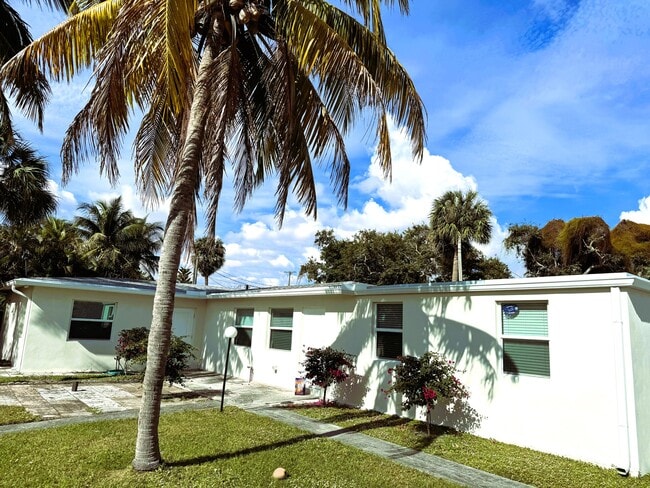 property at 121 S Lake Dr