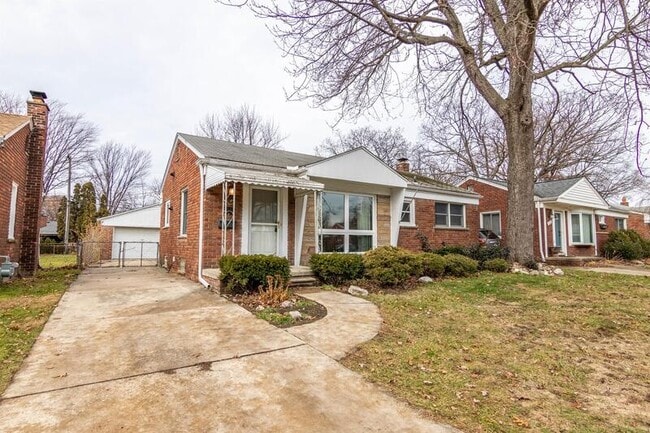 property at 2000 Woodside St