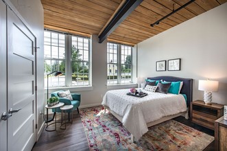 Sterling Lofts (A 55+ Community) in Attleboro, MA - Foto de edificio - Building Photo