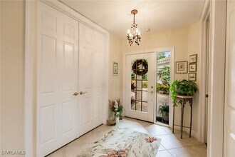 3910 Deer Crossing Ct in Naples, FL - Building Photo - Building Photo