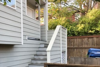 1015 E Jefferson St, Unit A in Seattle, WA - Building Photo - Building Photo