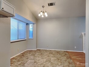 291 Keith Way in Vacaville, CA - Building Photo - Building Photo