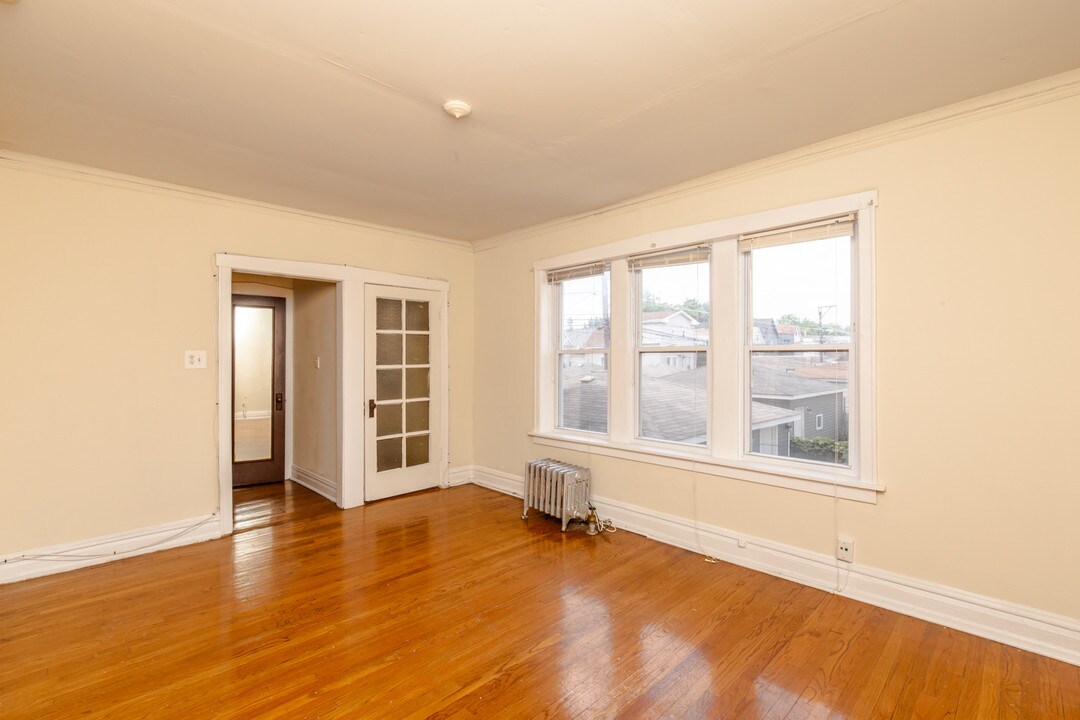 4206 N Kimball Ave-Unit -4206-1E in Chicago, IL - Building Photo
