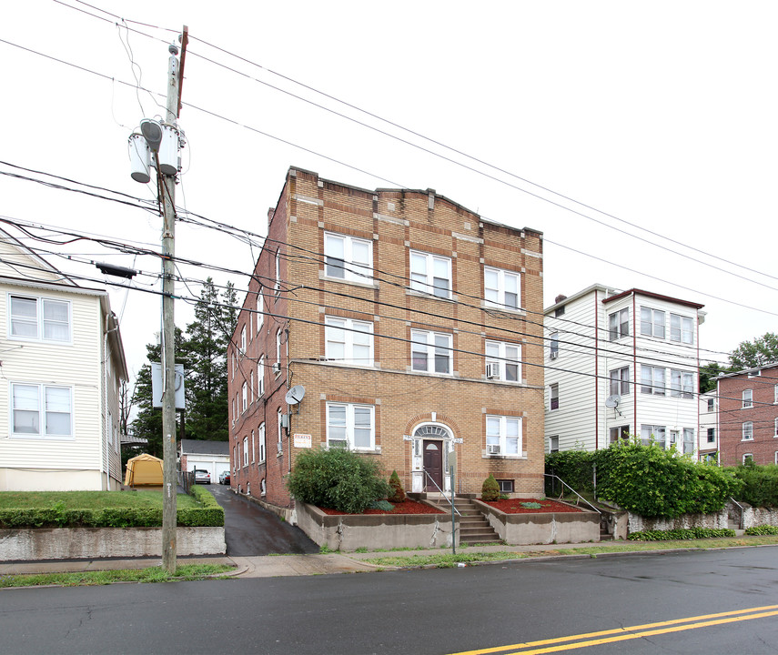 307-309 Broad St in New Britain, CT - Building Photo