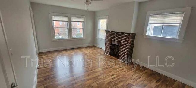 property at 1683 1/2 Oak St