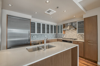 1260 NW Naito Pky, Unit 906 in Portland, OR - Building Photo - Building Photo