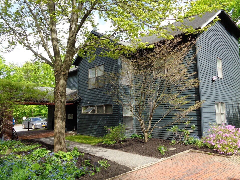 Westbourne Apartments in Ithaca, NY - Foto de edificio