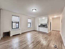105 Pinehurst Ave in New York, NY - Building Photo