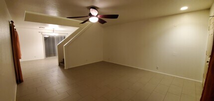 2455 E Sheffield Ave in Gilbert, AZ - Foto de edificio - Building Photo