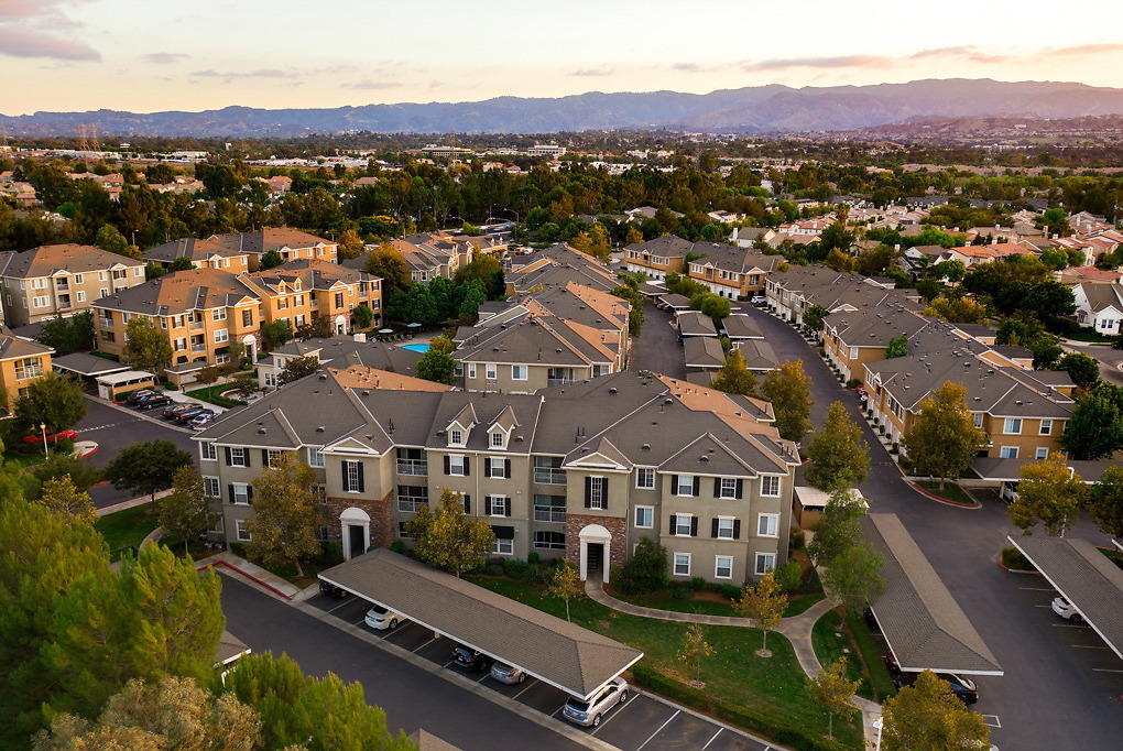 Bridgeport Coast in Santa Clarita, CA - Building Photo