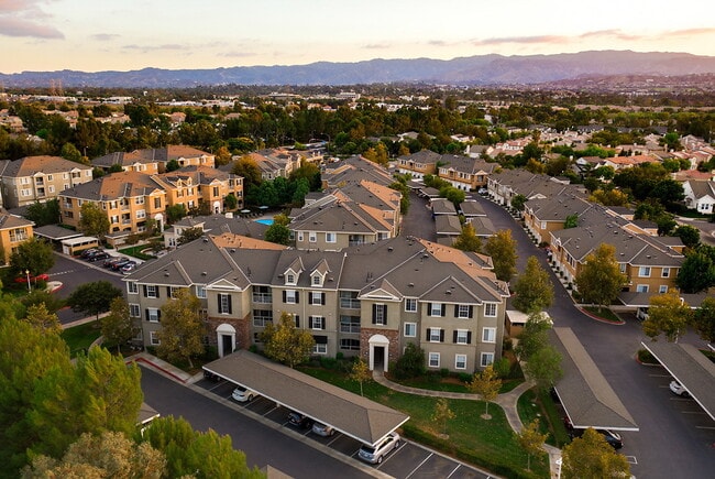 Bridgeport Coast in Santa Clarita, CA - Foto de edificio - Building Photo