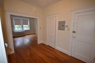 9A Egremont Rd, Unit 12 in Boston, MA - Building Photo - Building Photo
