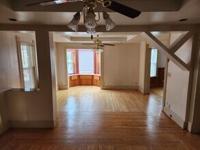 310 Derby Ave, Unit 2 bed room first floor in Derby, CT - Foto de edificio - Building Photo