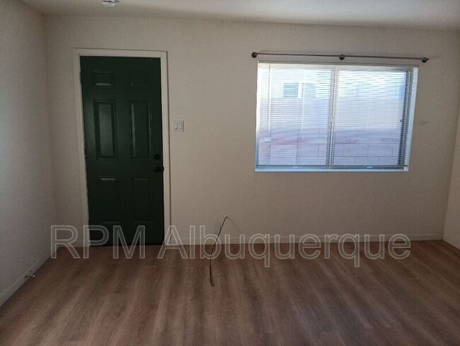 422 Rhode Island St SE in Albuquerque, NM - Building Photo - Building Photo