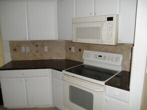 913 Pipers Cay Dr in West Palm Beach, FL - Building Photo - Building Photo